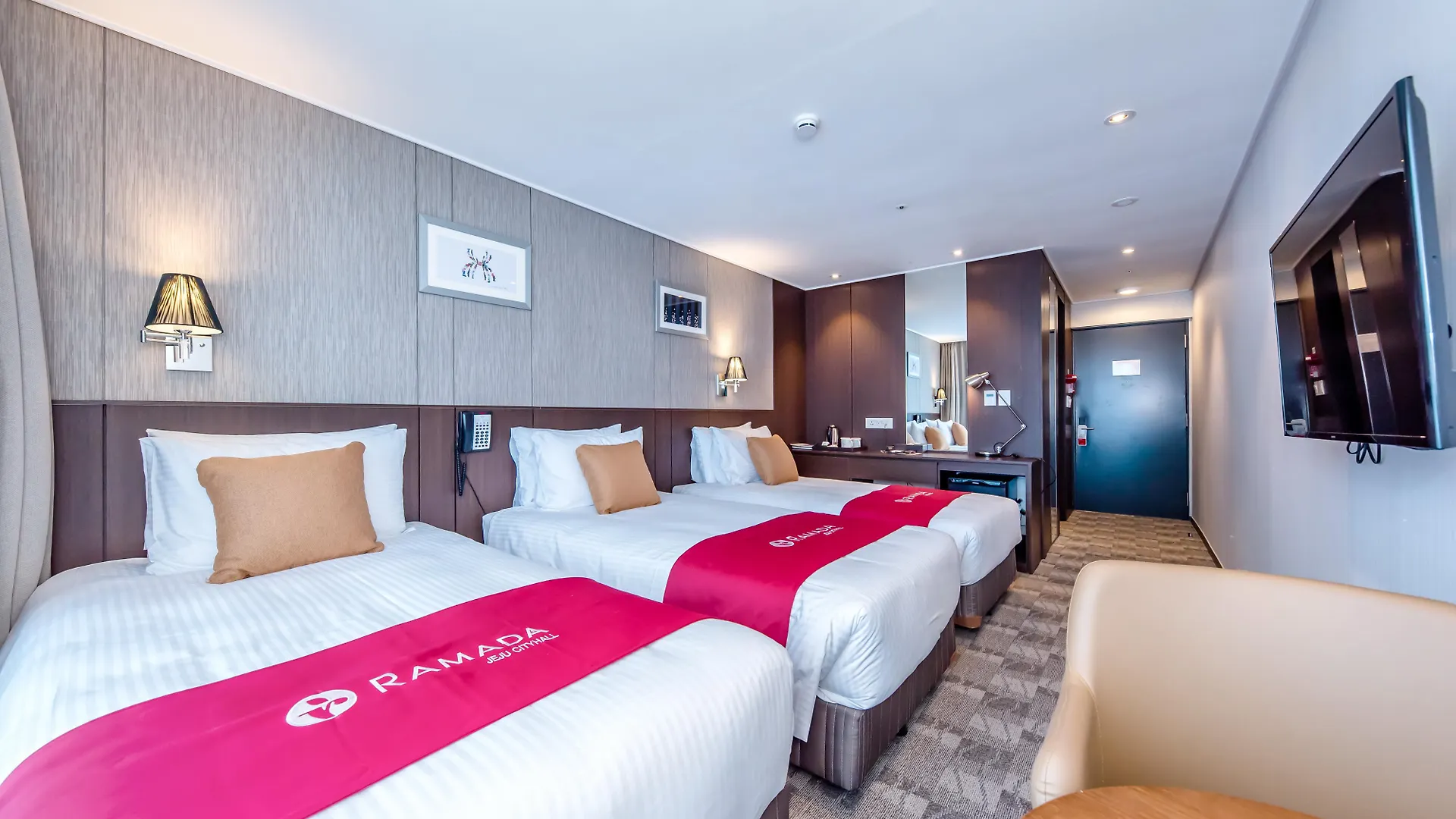 Ramada By Wyndham Jeju City Hall Hotel