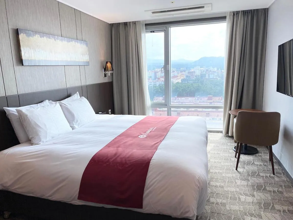 Hotel Ramada By Wyndham Jeju City Hall