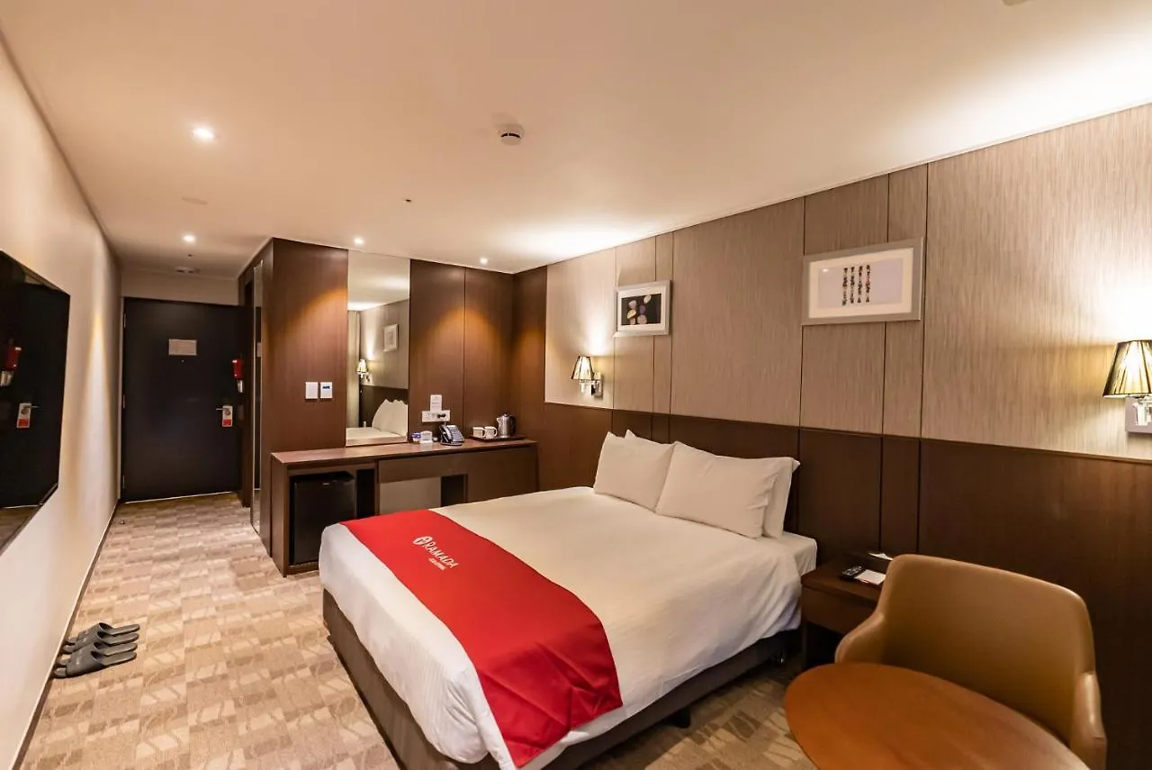 Hotel Ramada By Wyndham Jeju City Hall