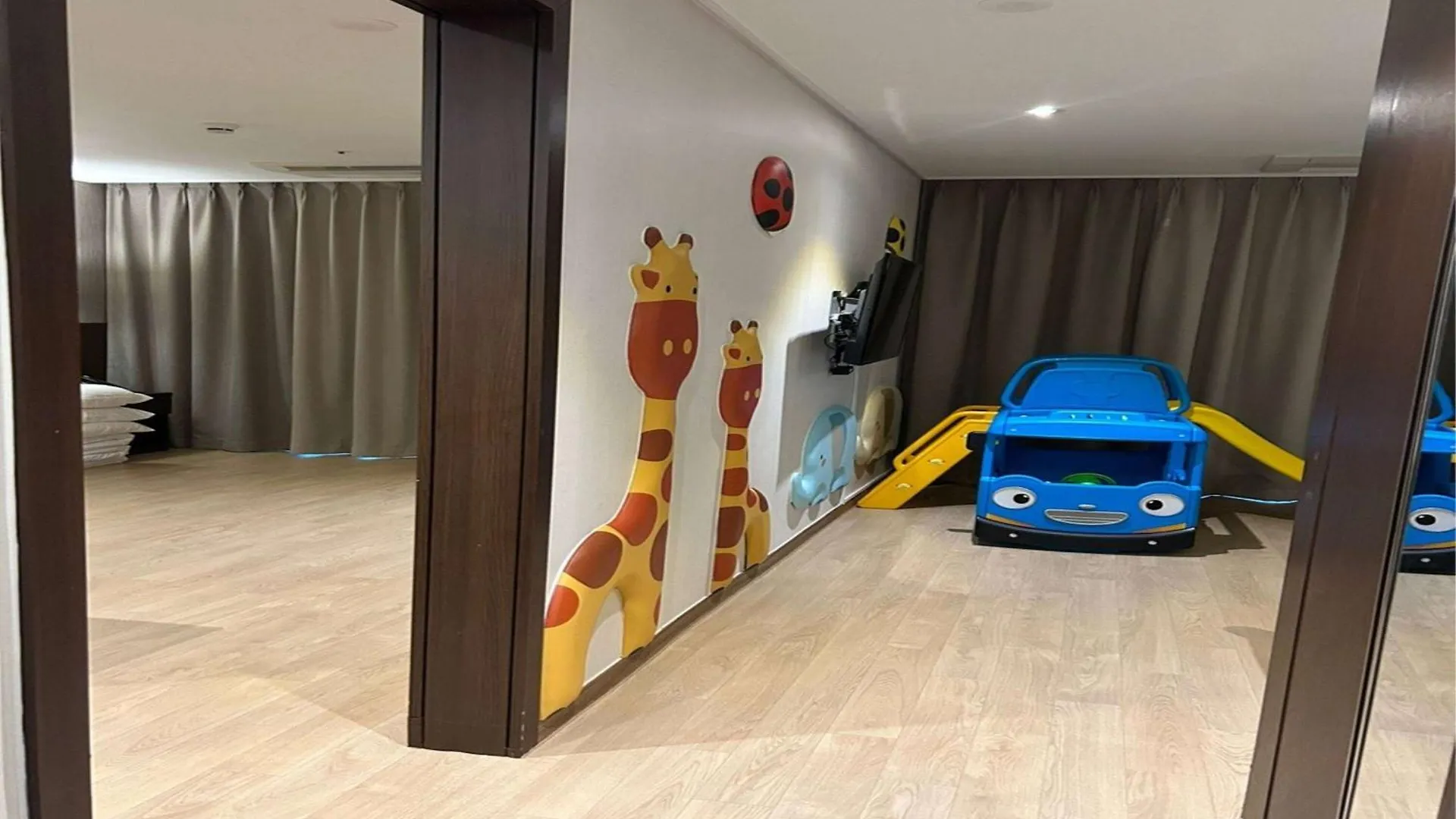 Ramada By Wyndham Jeju City Hall Hotel